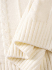 Men's Classic Loose-Fit Cable-Knit Sweater