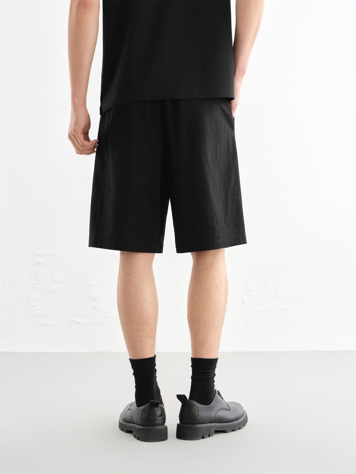 Men's Solid Straight-Leg Shorts