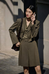 Women's Pleated Knee-Length Trousers