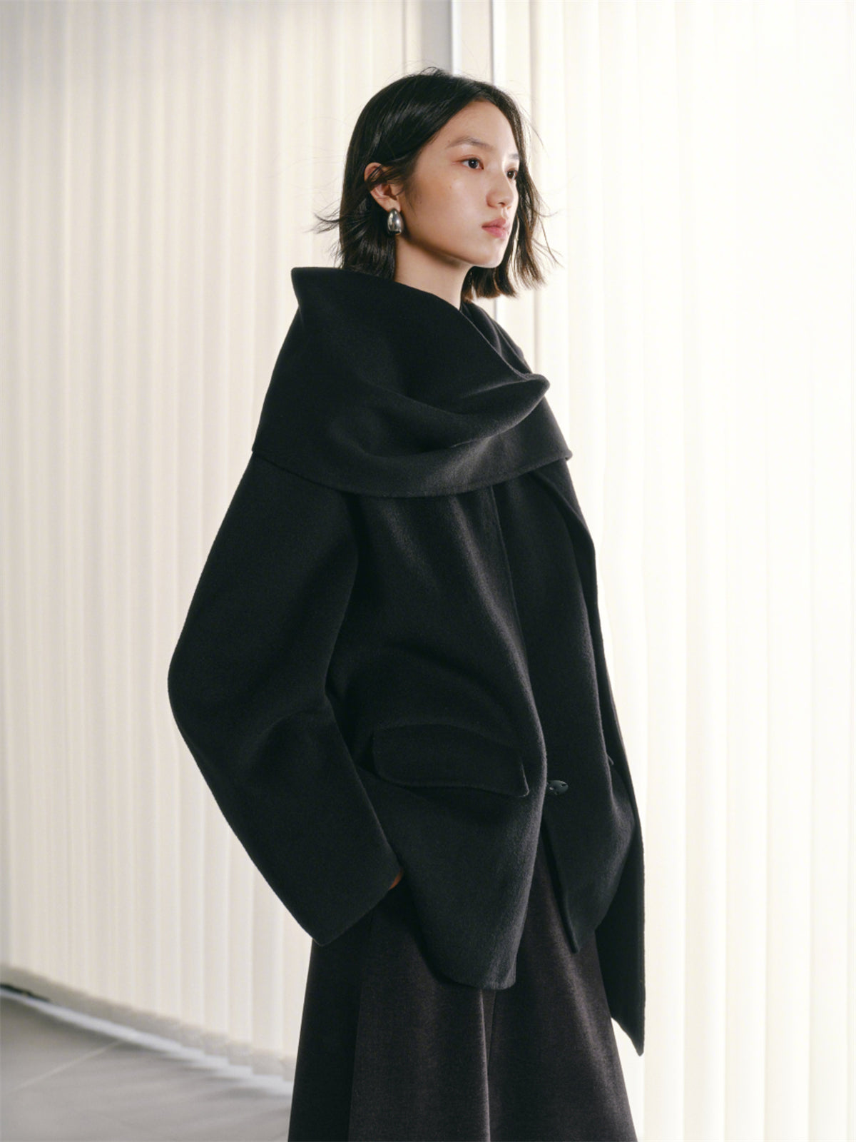 Women's Short Cashmere Coat with Scarf