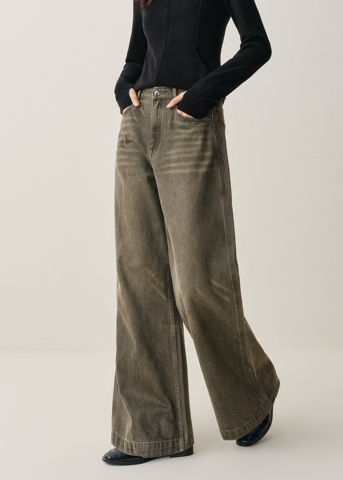 Women's Distressed Wide-Leg Jeans with Whiskering