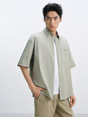Men's Solid Relaxed-Fit Short-Sleeve Shirt