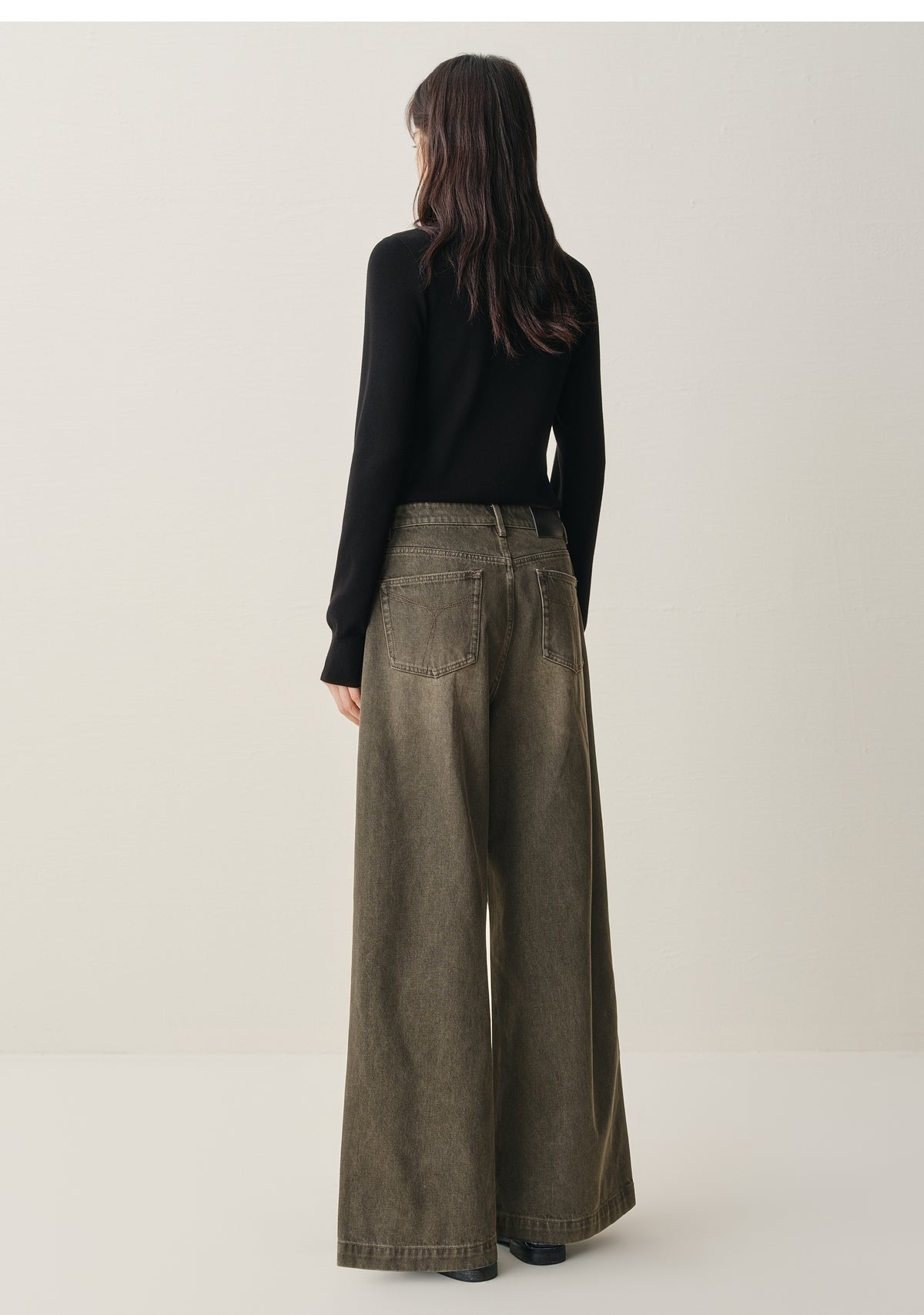 Women's Distressed Wide-Leg Jeans with Whiskering