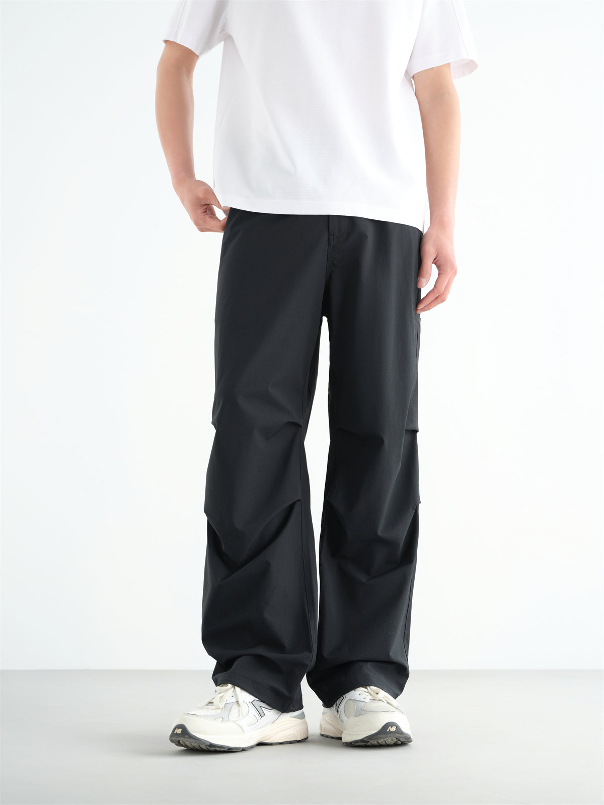 Men's Outdoor Pleated Straight-Leg Cargo Pants