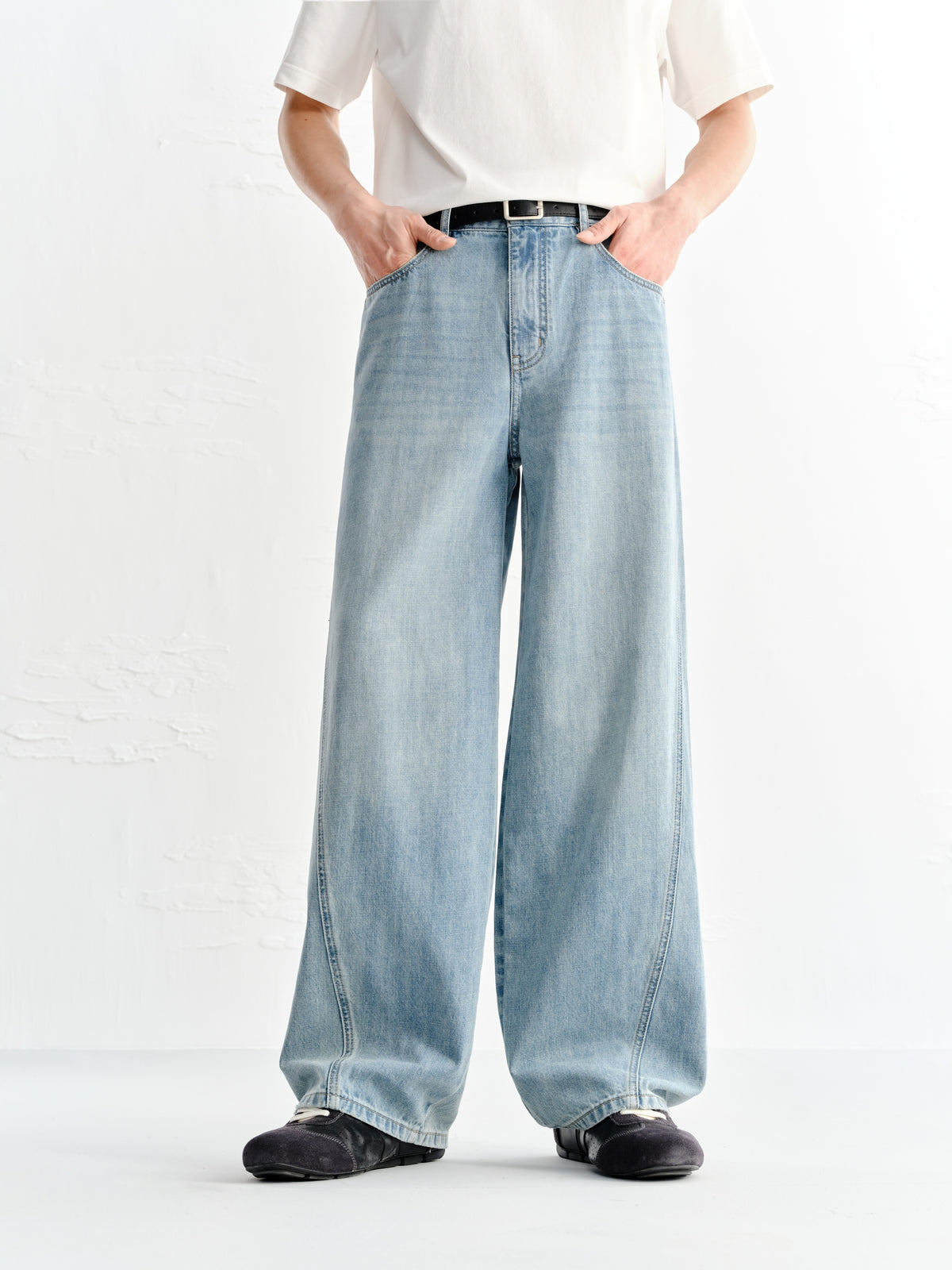 Men's Lightweight Washed Straight-Leg Jeans