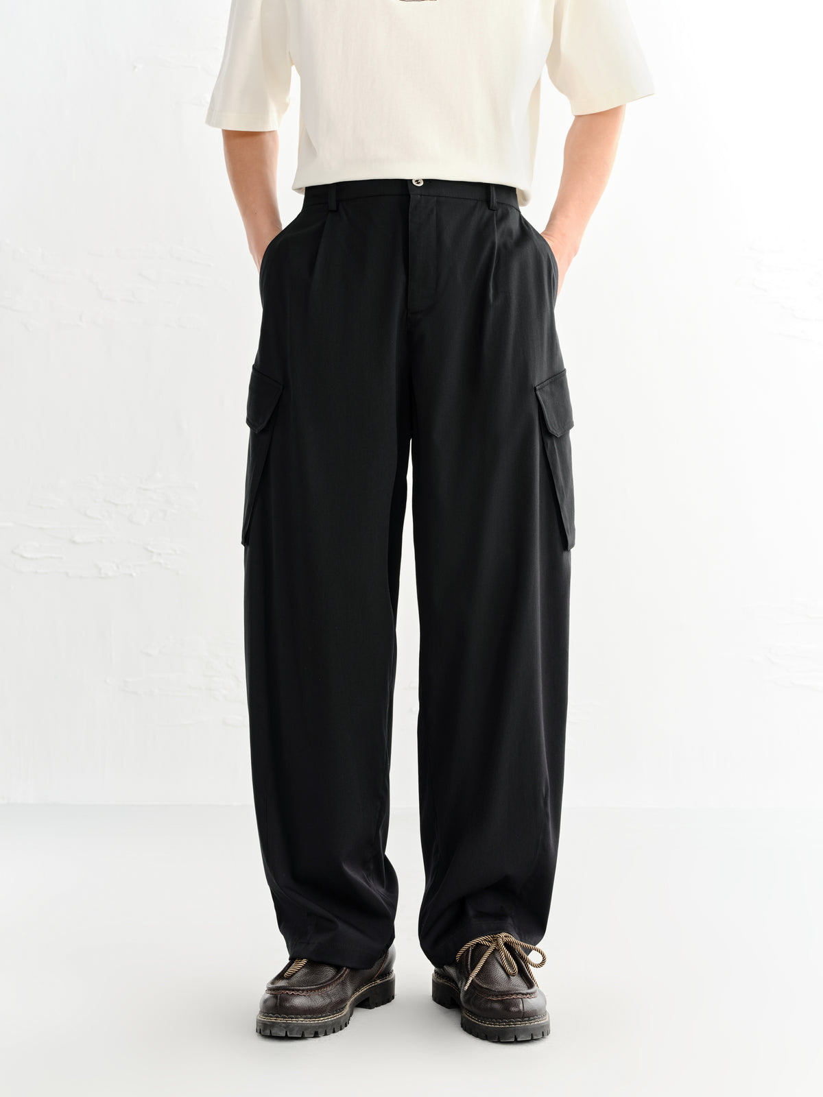 Men's Tapered Cargo Pants with Large Pockets