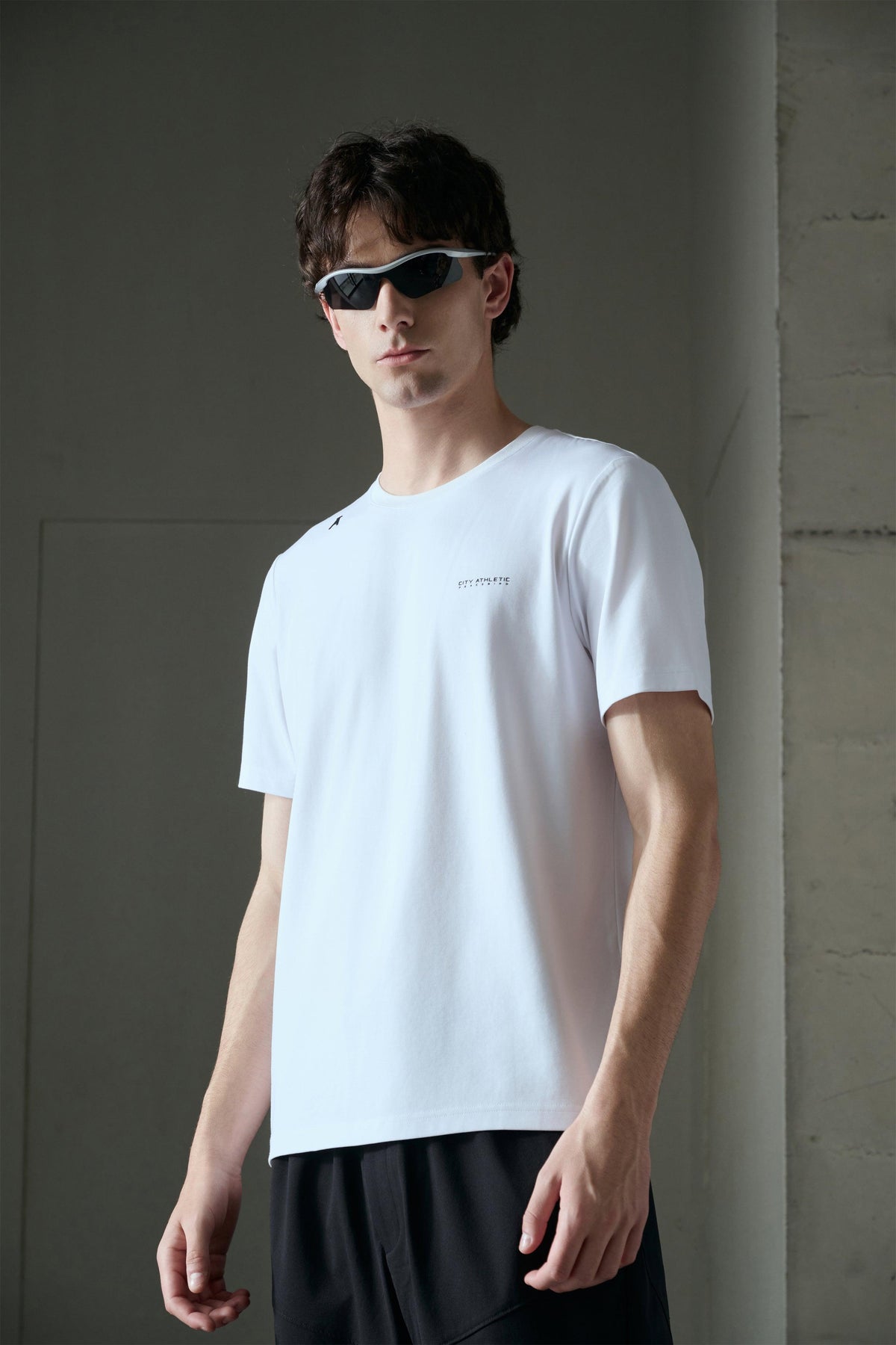 Men's Athletic White Slim-Fit Tee