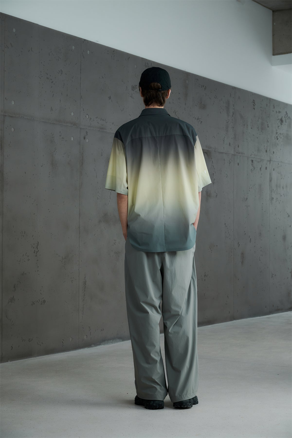 Men's Gradient Utility Short-Sleeve Shirt
