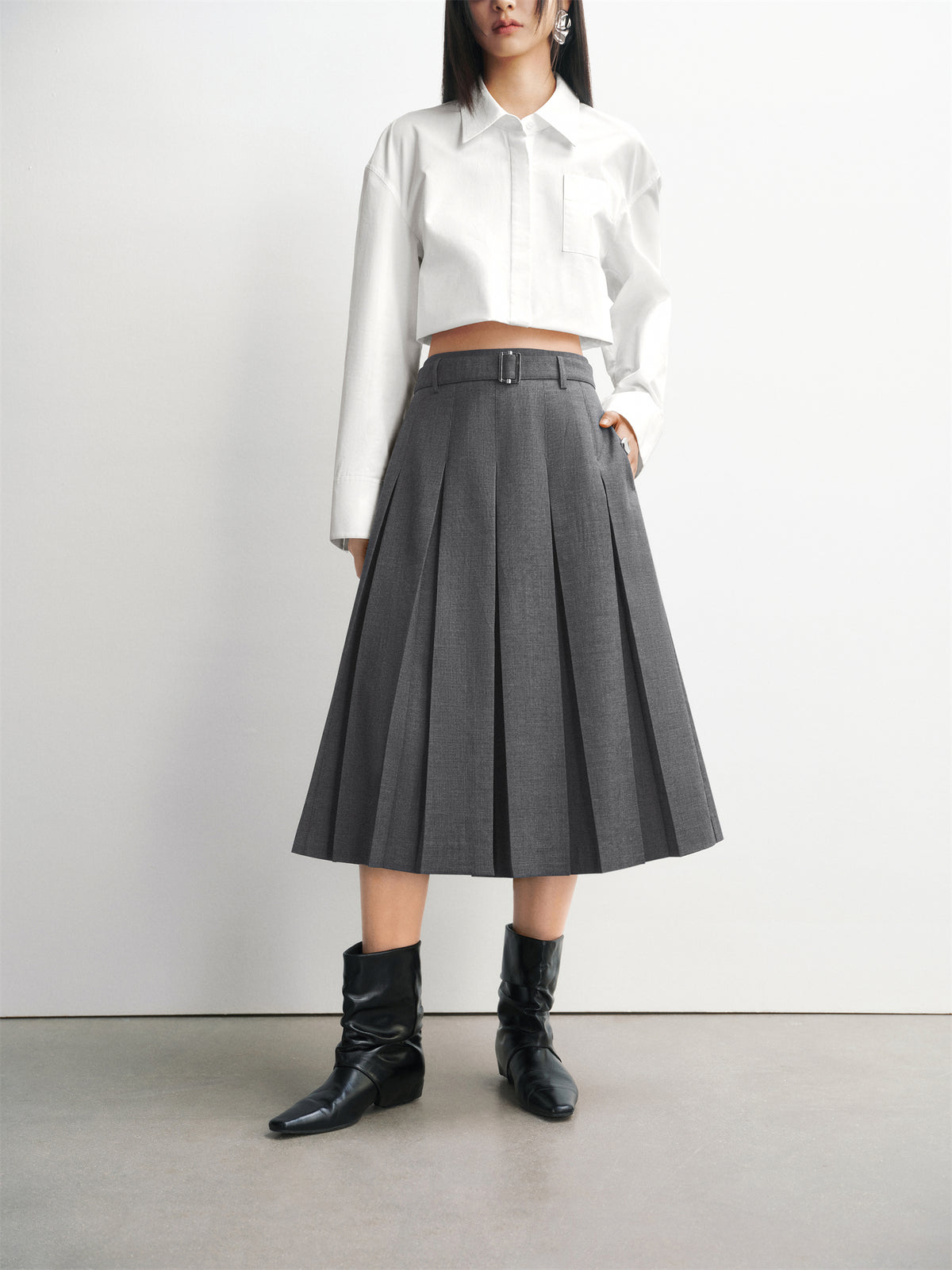Women's Cropped Pleated Plaid Trousers