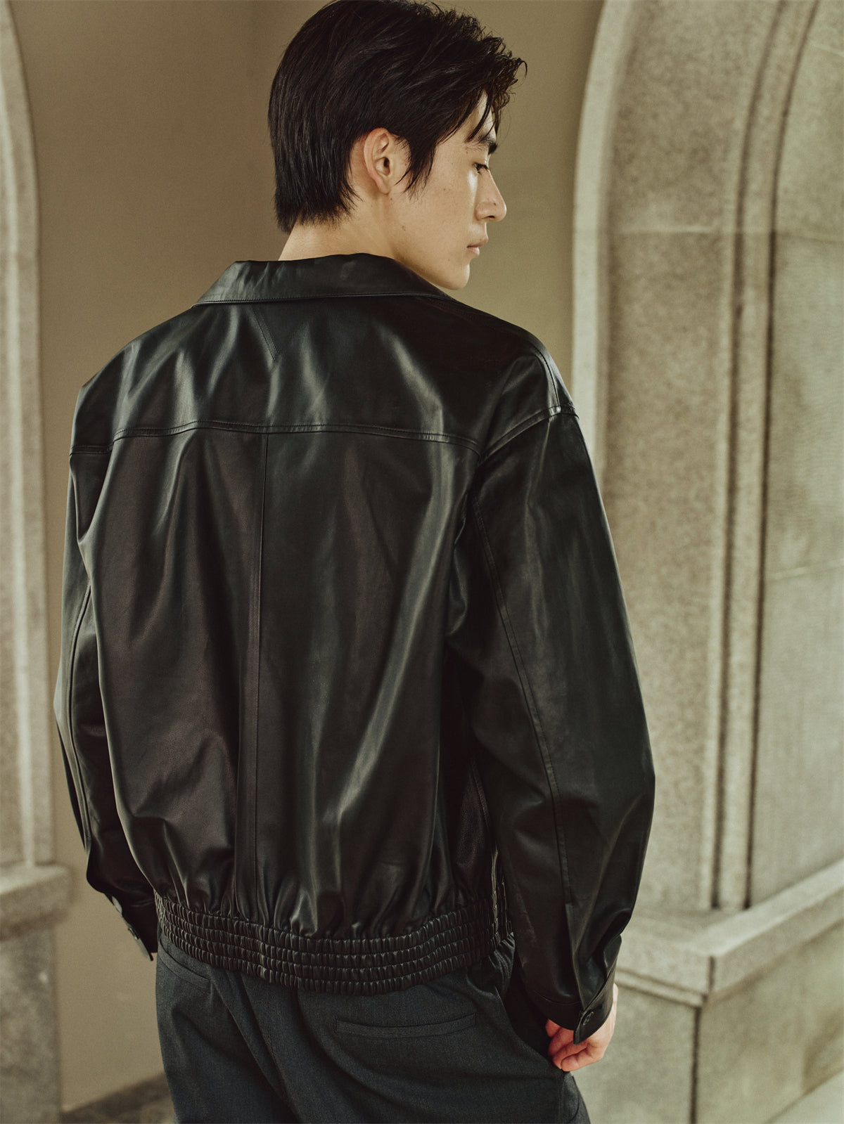 Men's Short Cuban-Collar Leather Jacket