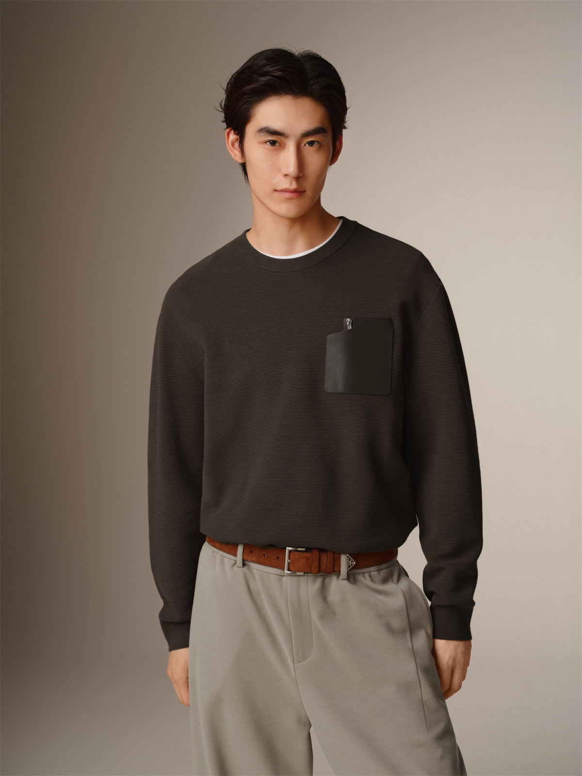 Men's Solid Knit Sweater with PU Pocket