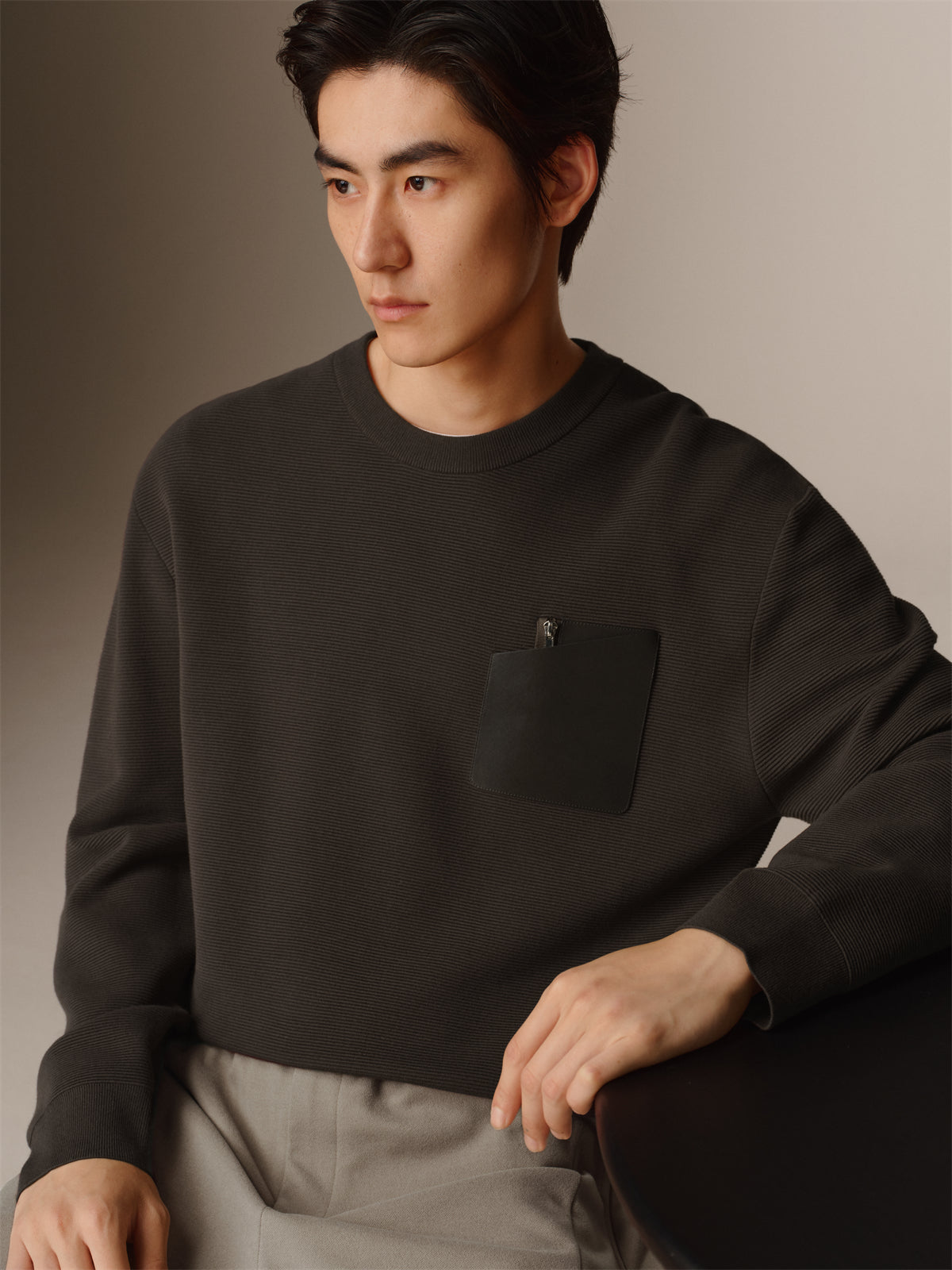 Men's Solid Knit Sweater with PU Pocket