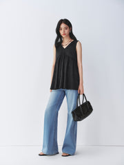 Women's V-Neck Tonal Jacquard Top