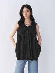 Women's V-Neck Tonal Jacquard Top