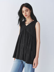 Women's V-Neck Tonal Jacquard Top
