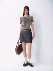 Women's velvet graffiti print regular shoulder T-shirt