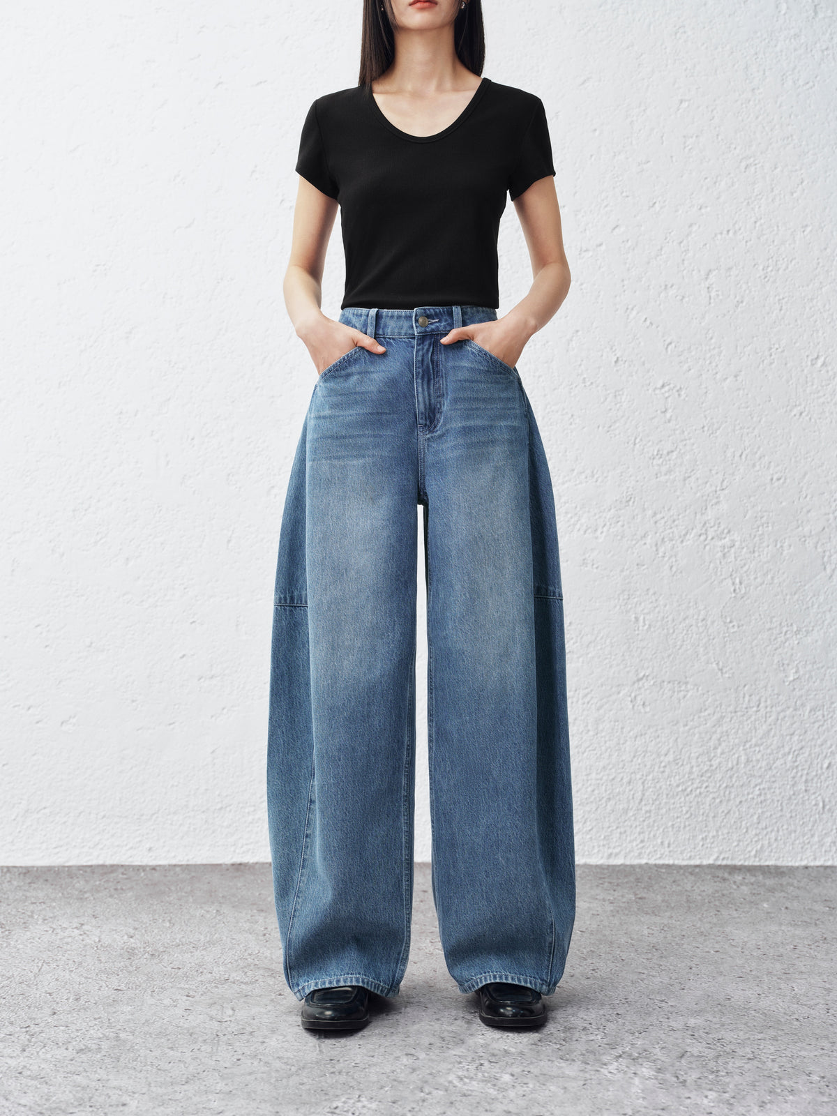 Women's Washed Wide-Leg Curved Jeans