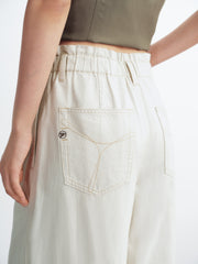 Women's loose-fitting wide-leg white jeans