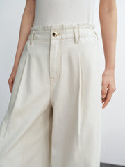 Women's loose-fitting wide-leg white jeans