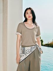 Women's short-sleeve U-neck knit top with scarf