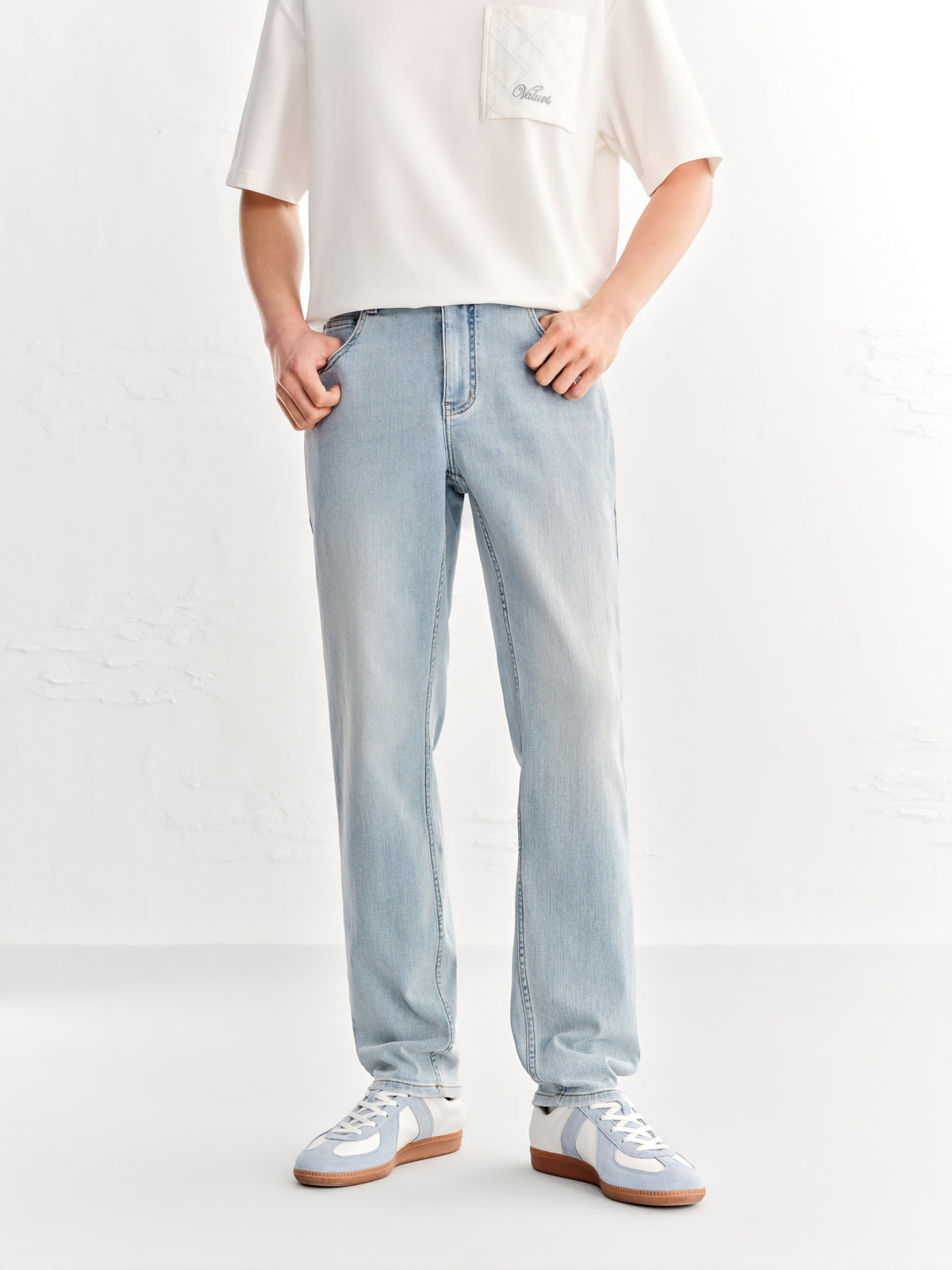 Men's casual slim-fit jeans