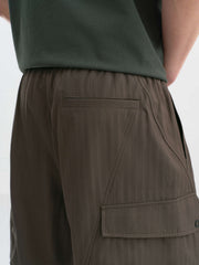 Men's Cargo Style Mid-Length Shorts