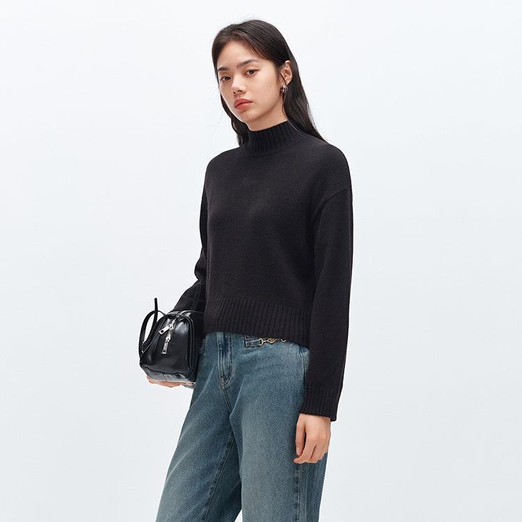 Women's Mock Neck Embroideried Pullover