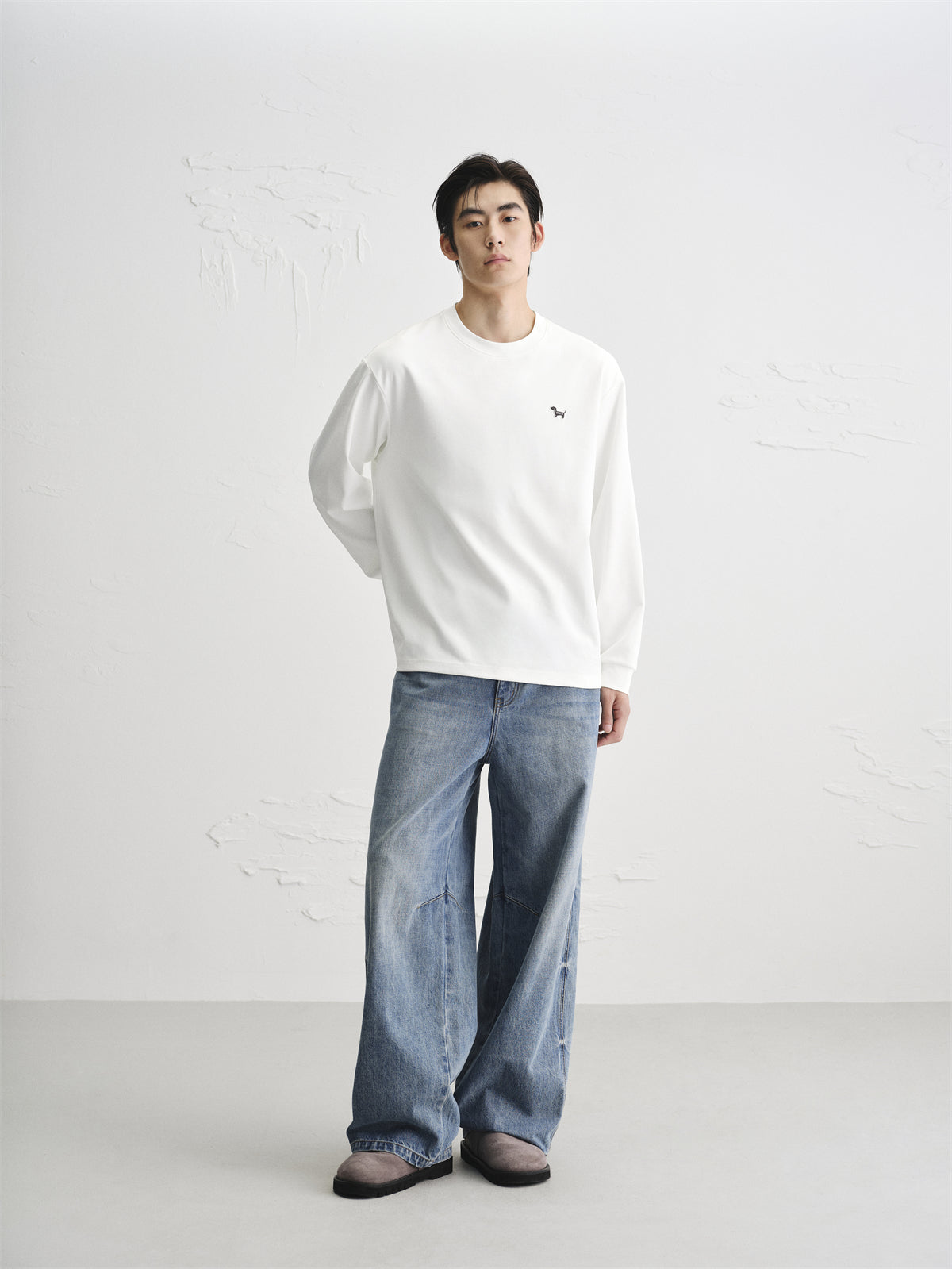 Men's Basic T-Shirt with Dog 3D Embroidery