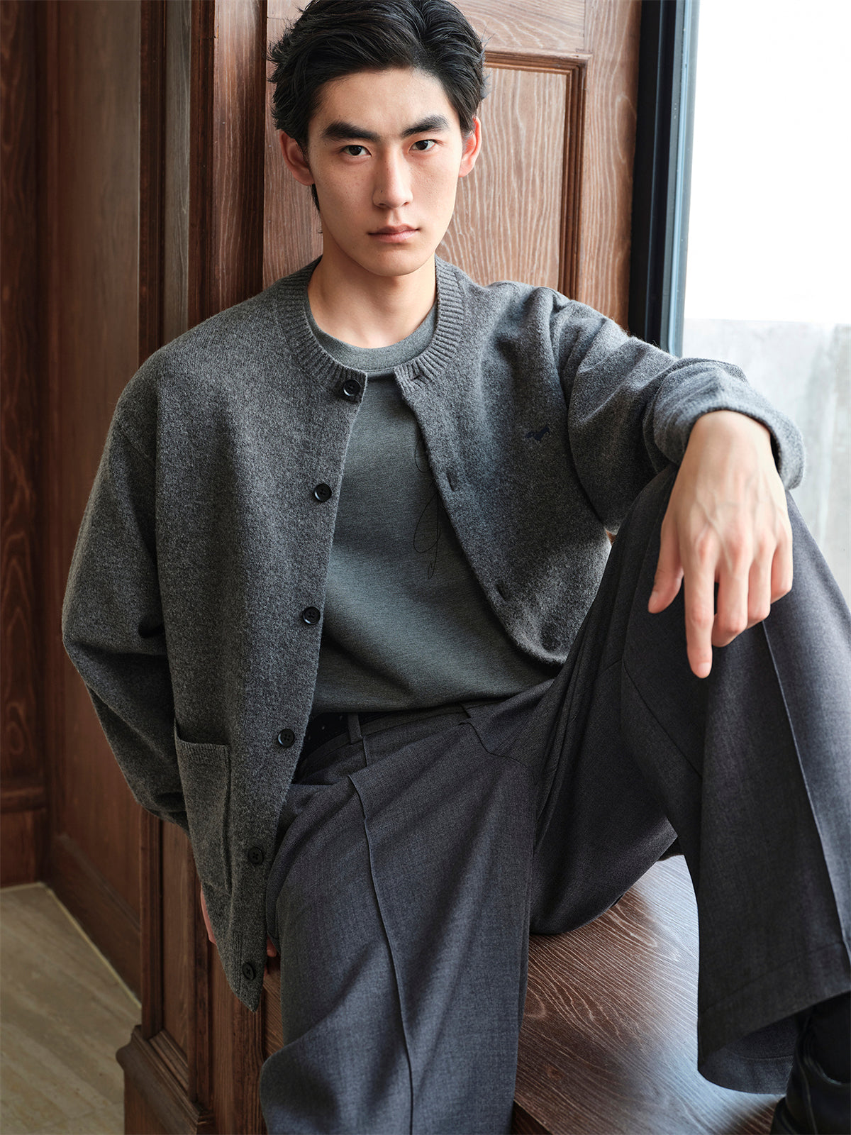 Men's Brushed Knit Cardigan with Dog Embroidery