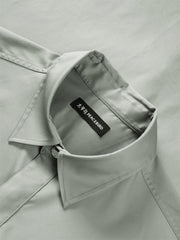 Men's Solid Relaxed-Fit Short-Sleeve Shirt