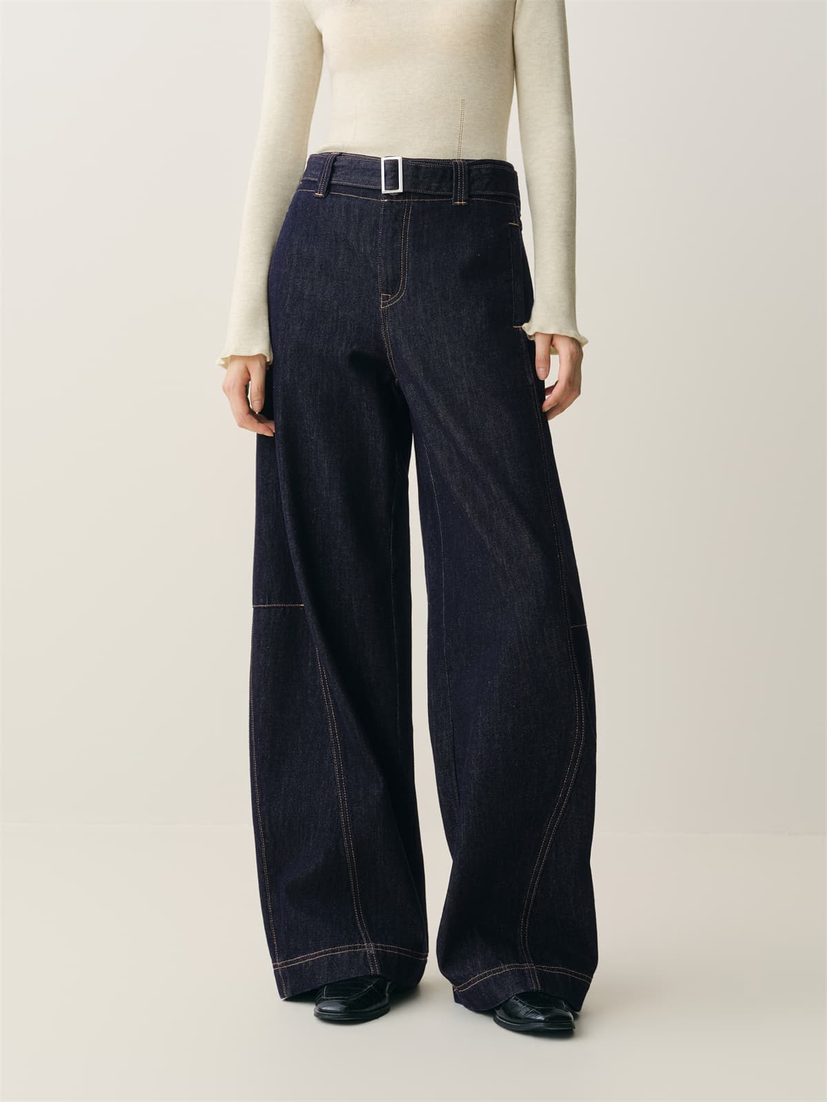 Women's Curved-Leg Jeans with Self Belt