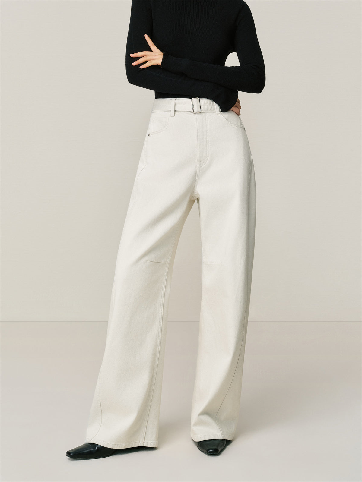 Women's Fleece-Lined Oversized Curved-Leg Jeans