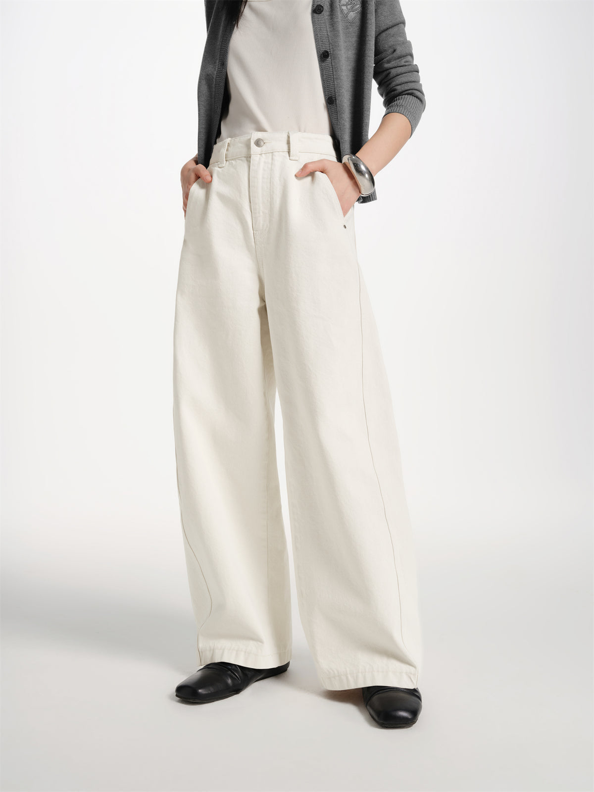 Women's High-Waist Oversized Curved-Leg Jeans