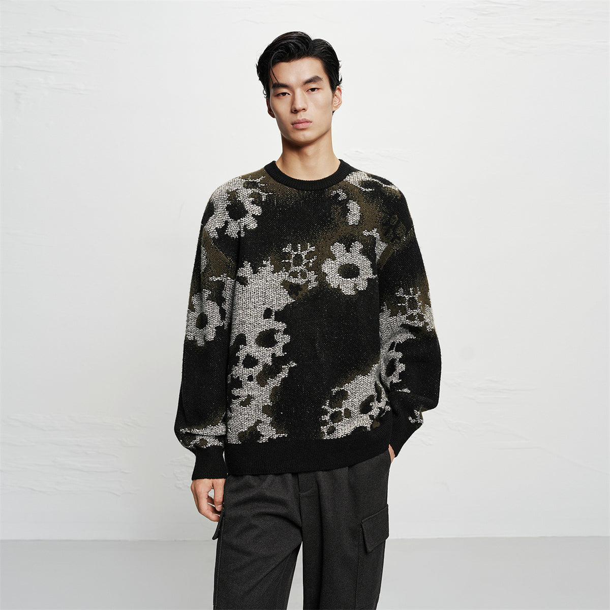 Men's Allover Contrast Floral Jacquard Sweater