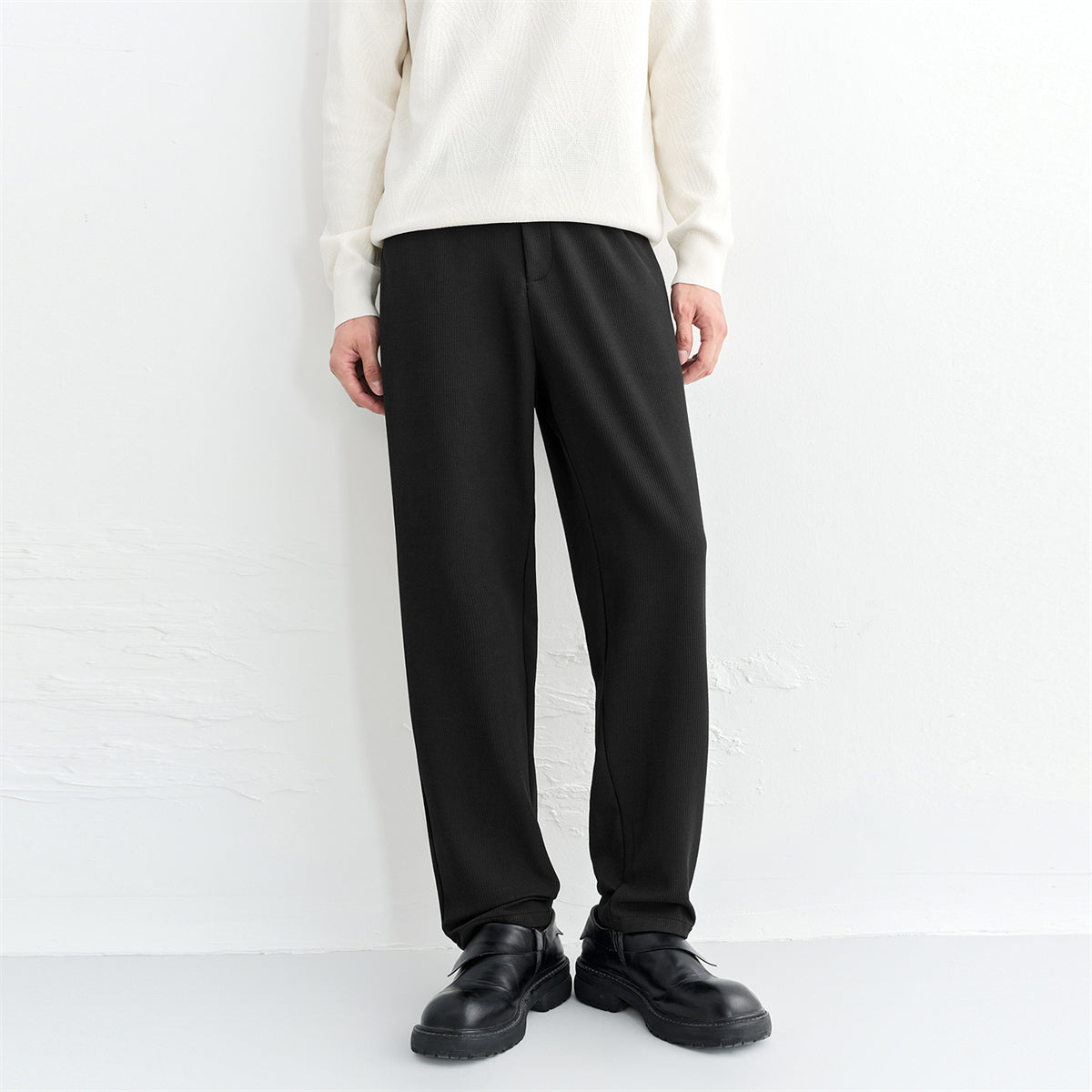 Men's Textured Solid Tapered Pants