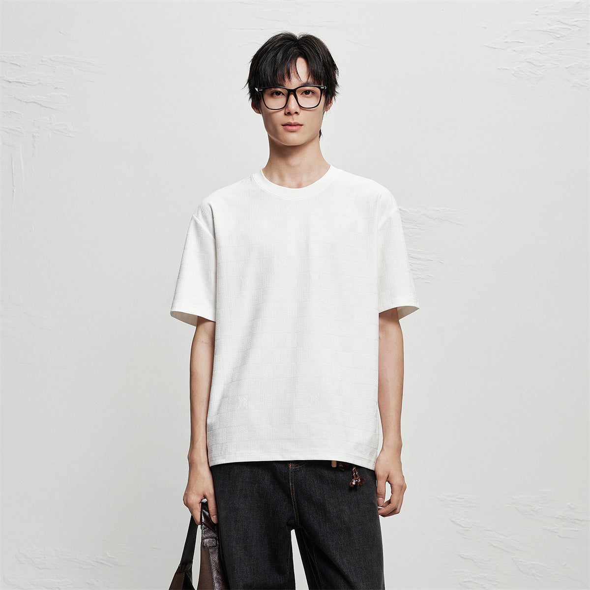 Men's Solid Allover Jacquard T-Shirt