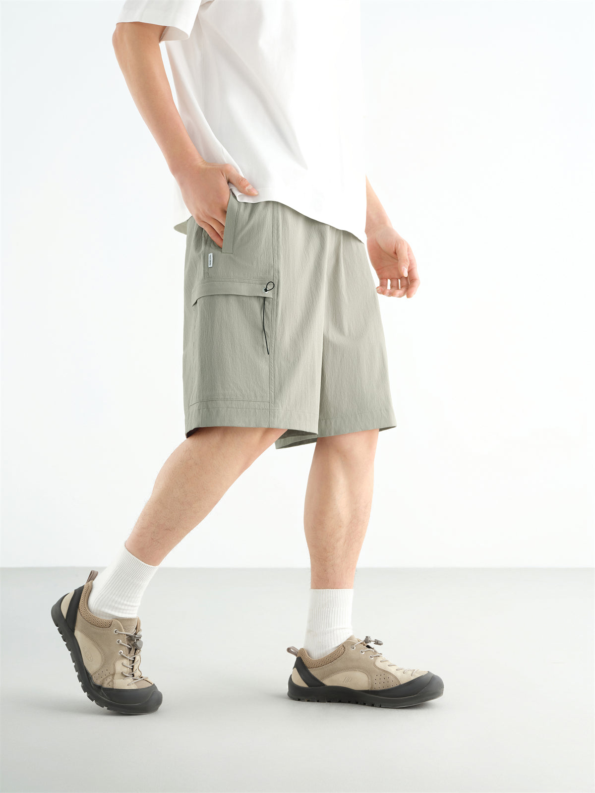 Men's Lightweight Utility Patch Pocket Shorts