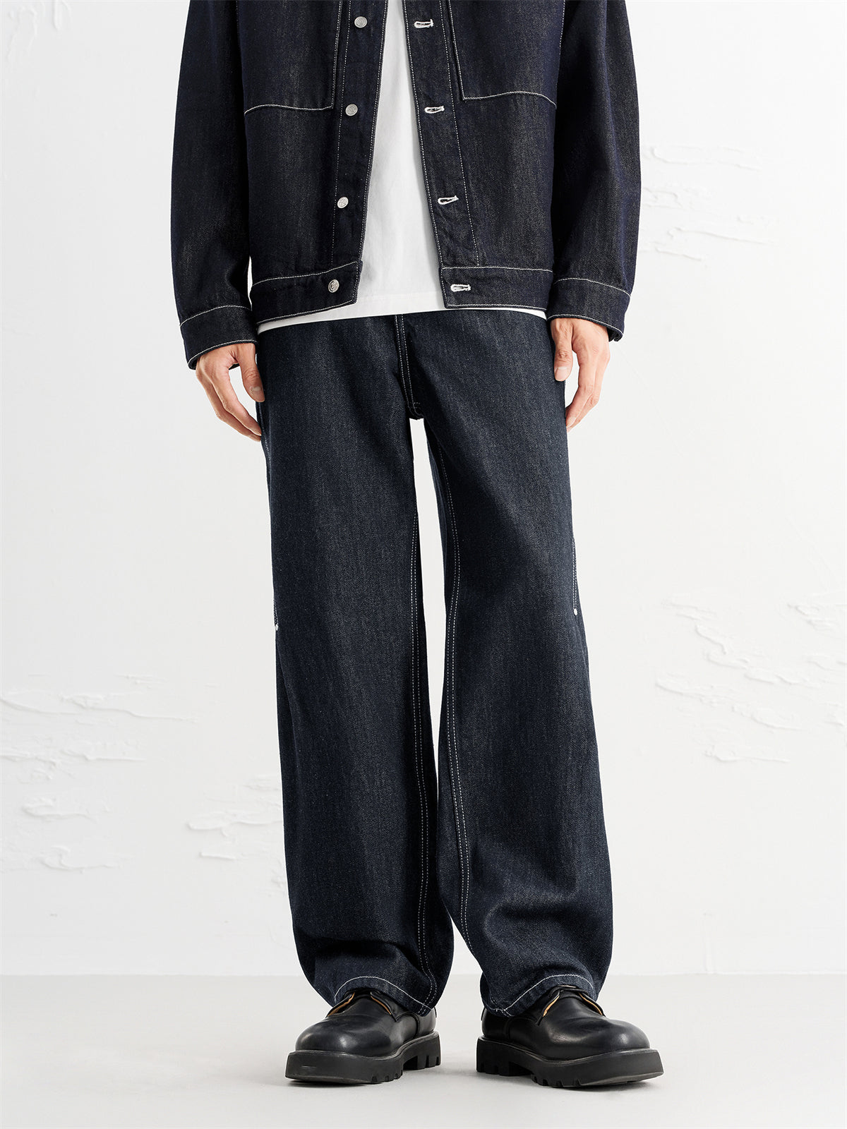 Men's Cotton Straight-Leg Jeans with Contrast Topstitching