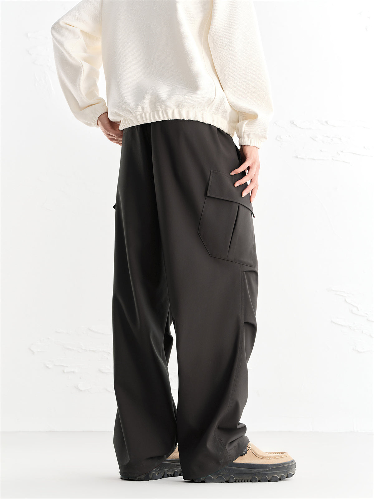 Men's Cargo-Style Pleated Parachute Pants