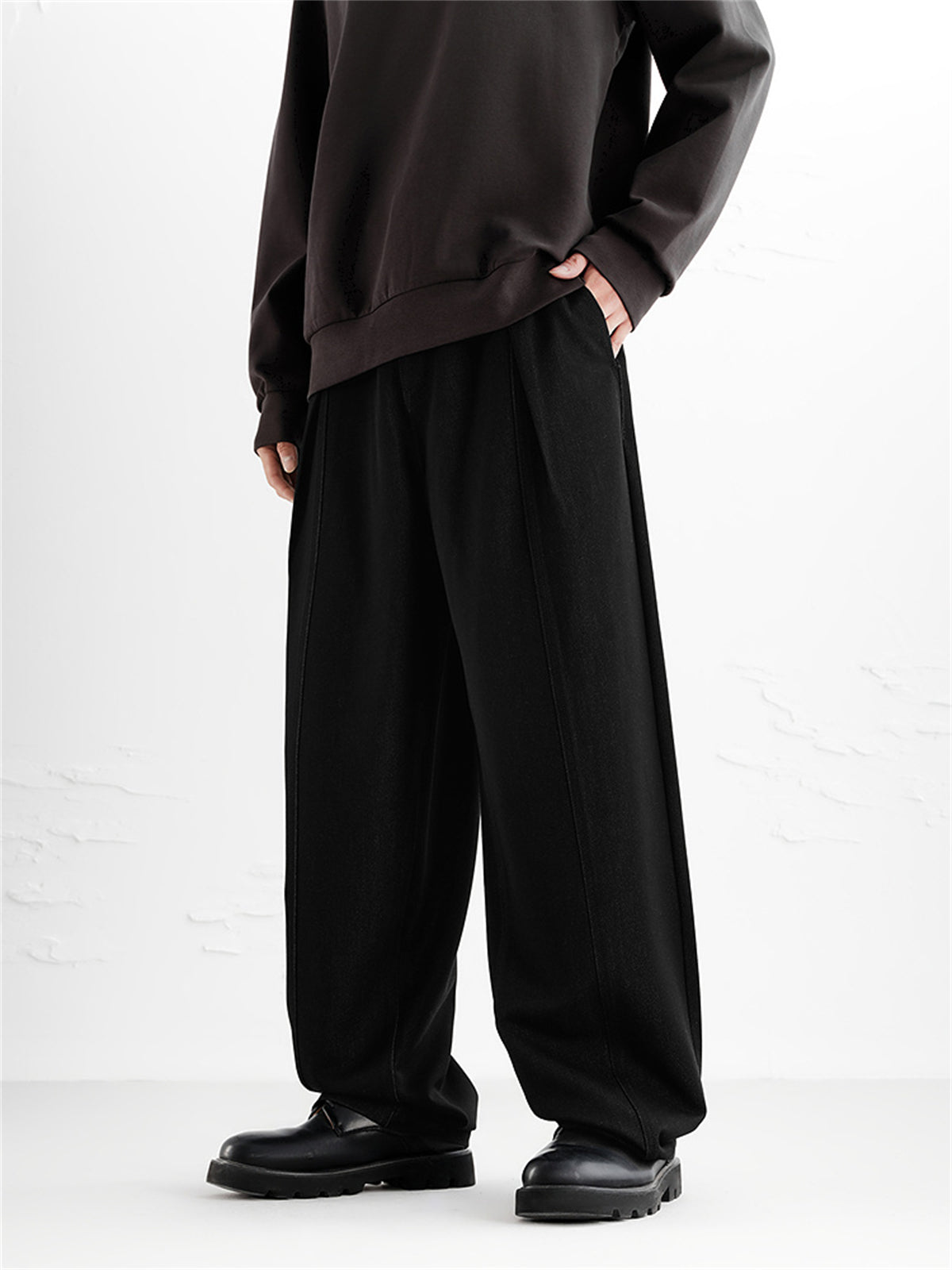 Men's Wide-Leg Jeans with Vintage Faux Leather Patch