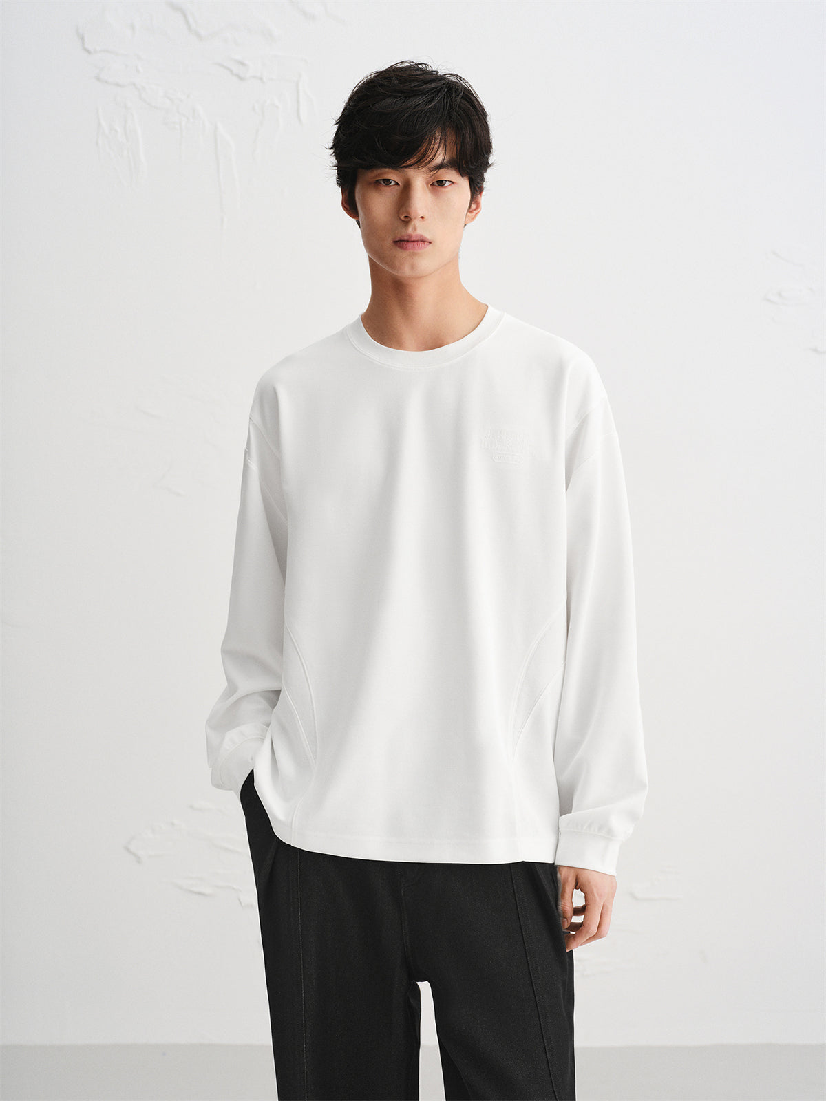 Men's Solid Embroidered Long-Sleeve T-Shirt