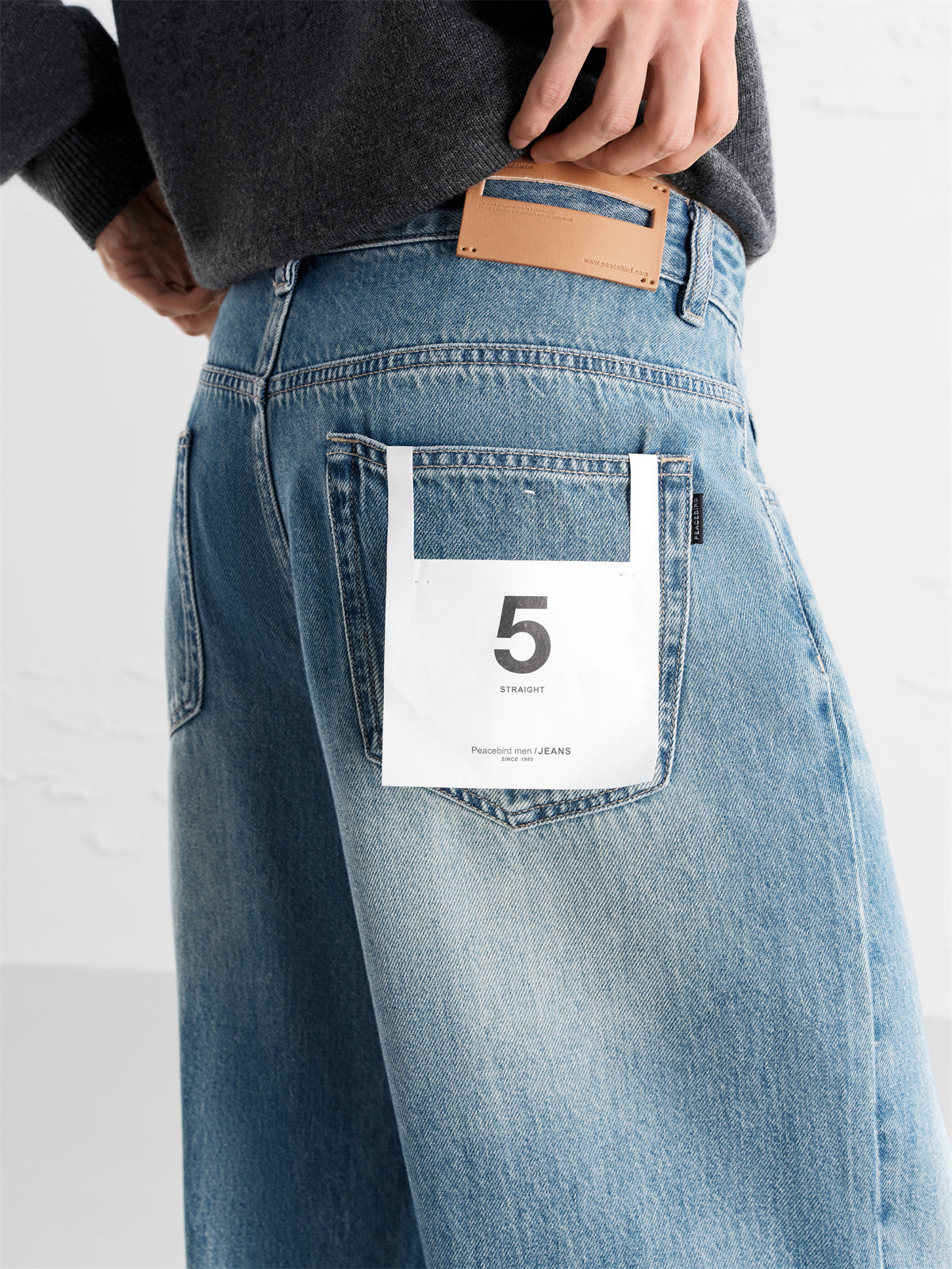 Men's Pleated Straight-Leg Wide Jeans