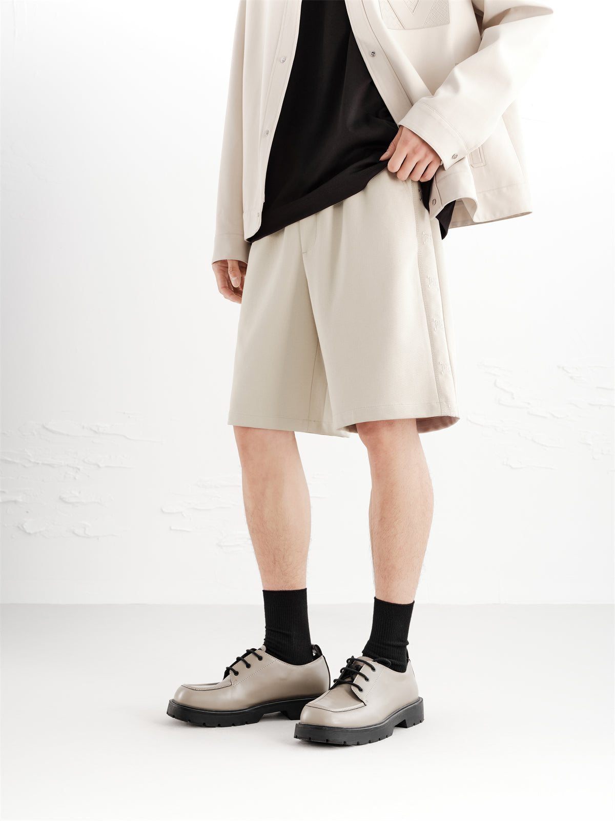 Men's Textured Jacquard Embroidered Shorts