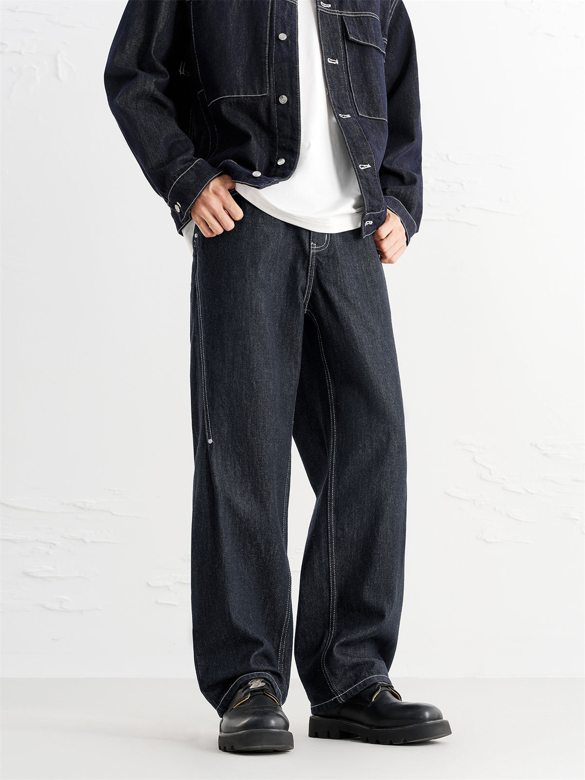 Men's Cotton Straight-Leg Jeans with Contrast Topstitching