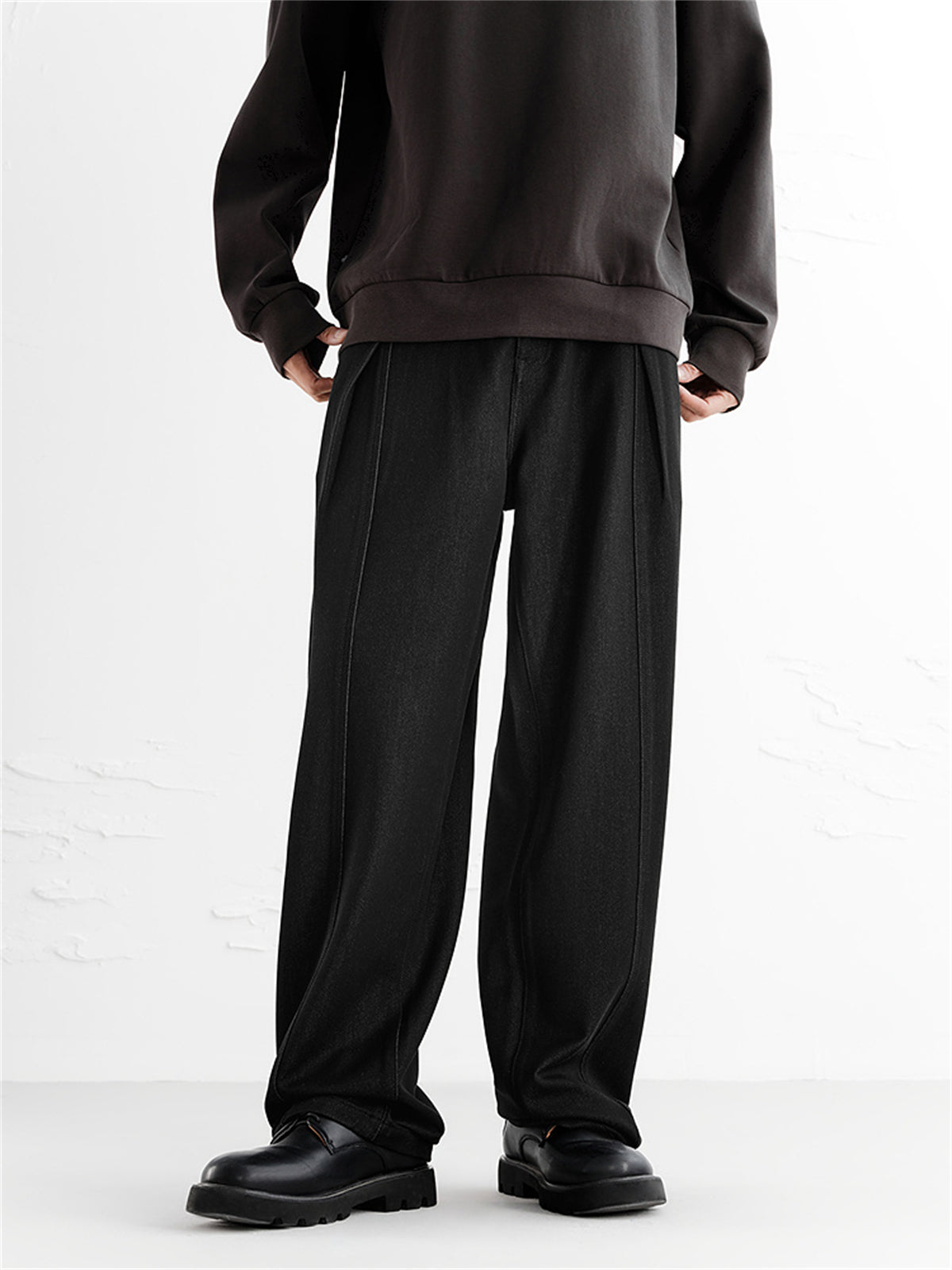 Men's Wide-Leg Jeans with Vintage Faux Leather Patch