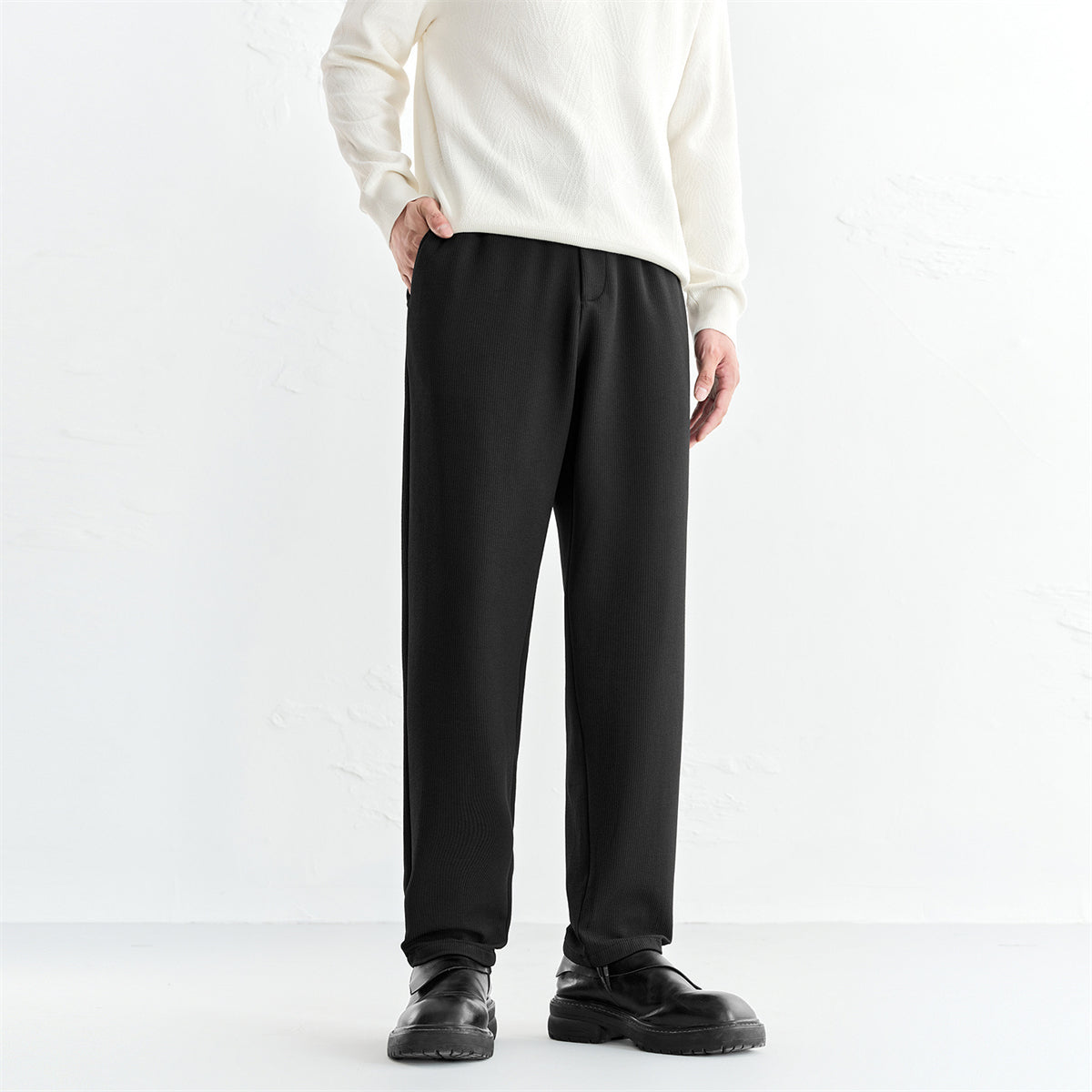 Men's Textured Solid Tapered Pants