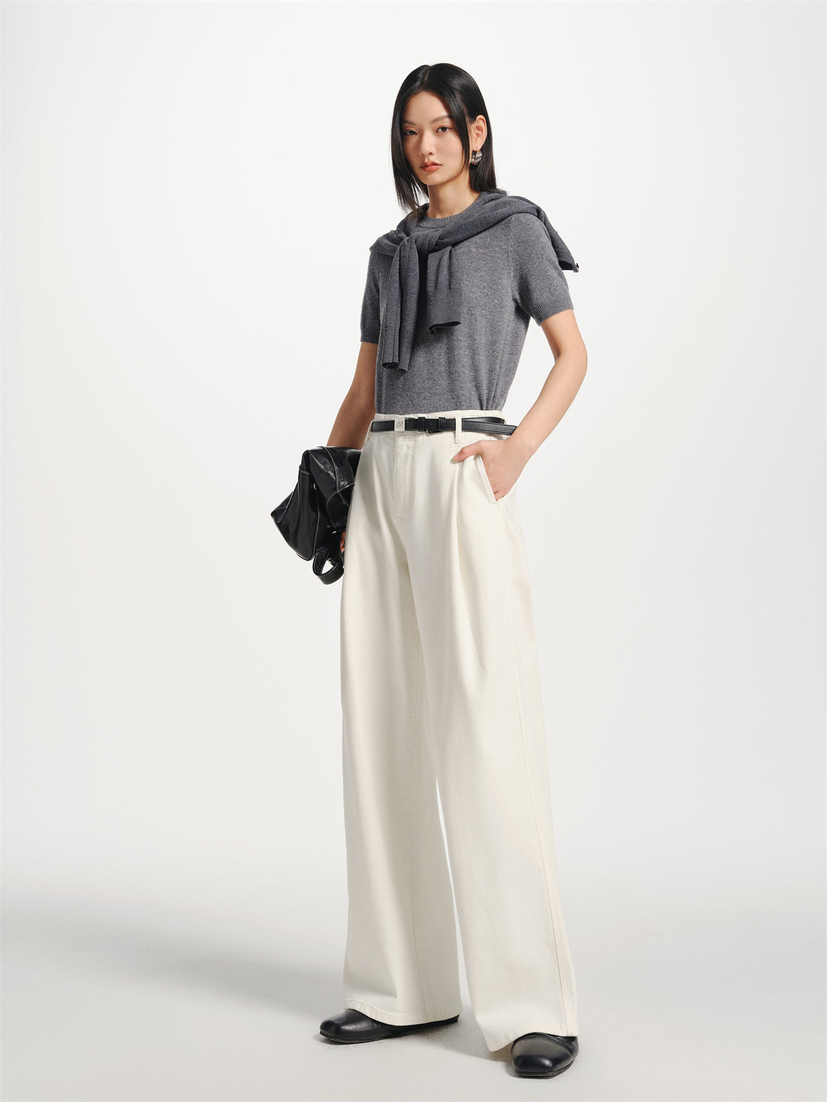 V53850 Women's Beige Cotton-Blend Wide-Leg Jeans | Peacebird Women Fashion ...