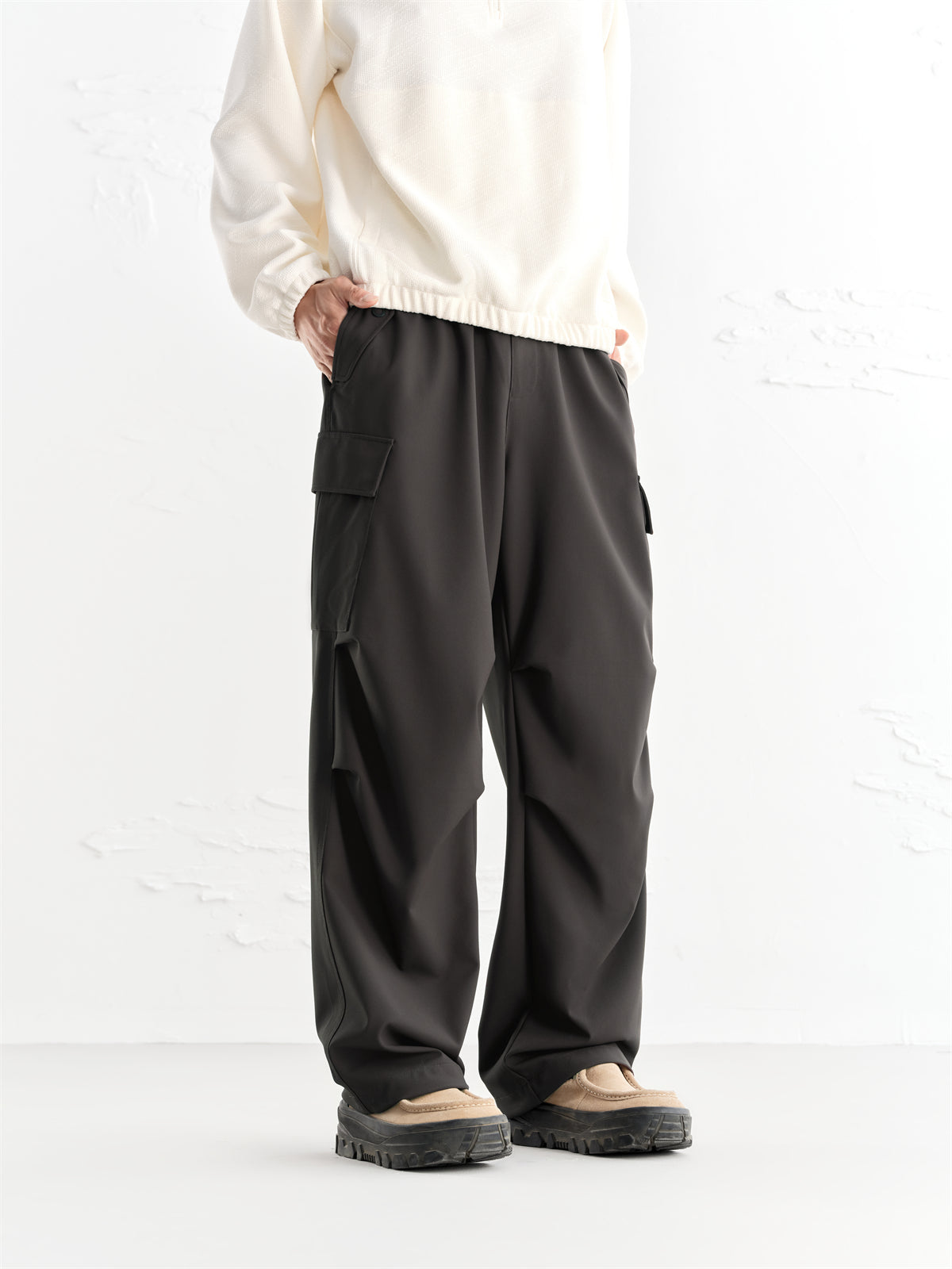 Men's Cargo-Style Pleated Parachute Pants