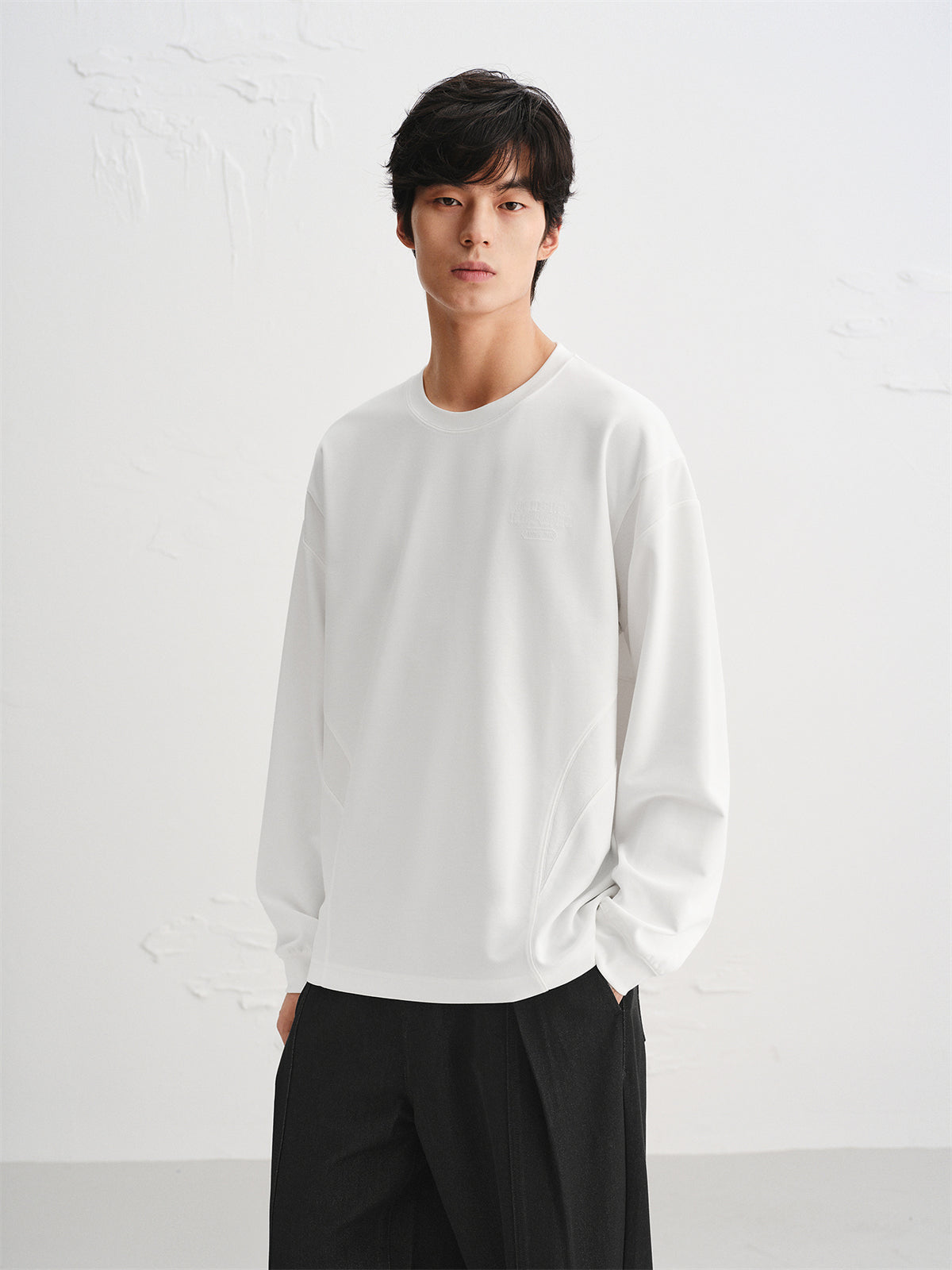 Men's Solid Embroidered Long-Sleeve T-Shirt