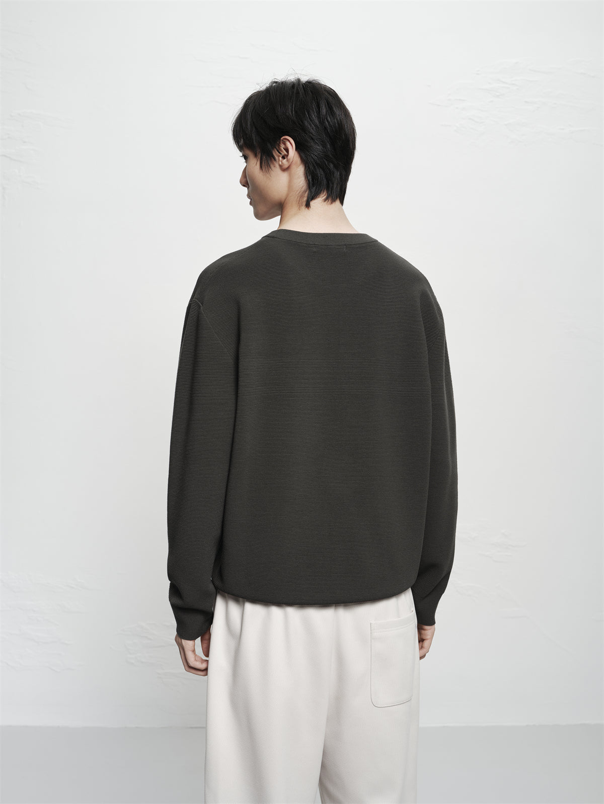 Men's Solid Knit Sweater with PU Pocket